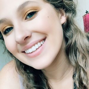 Meet your Posher, Aly